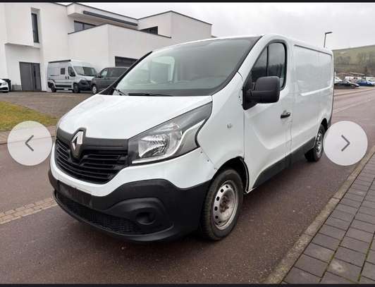Renault trafic diesel 2016 climatisé déjà dédouaner image 4