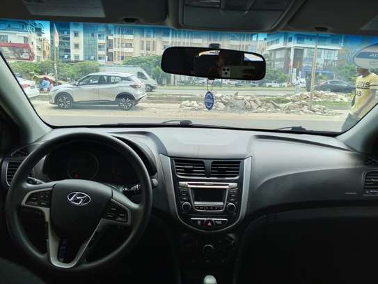 HYUNDAI ACCENT 2017 à VENDRE image 4