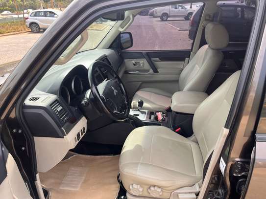 Mitsubishi Pajero 2017 image 11