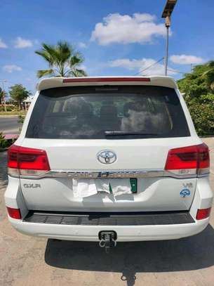 Toyota Land cruiser GXR 2017 image 3