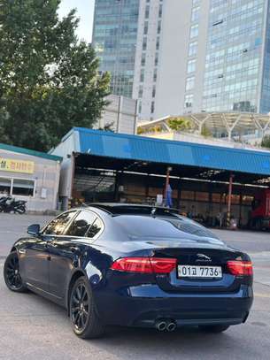 JAGUAR XE 20D PRESTIGE image 3