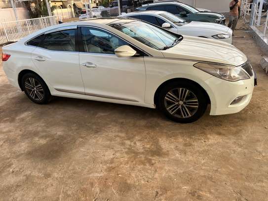 Hyundai grandeur 2014 full option image 5