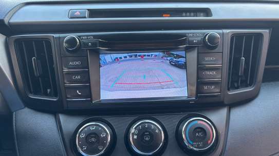 TOYOTA RAV4 2017 image 4