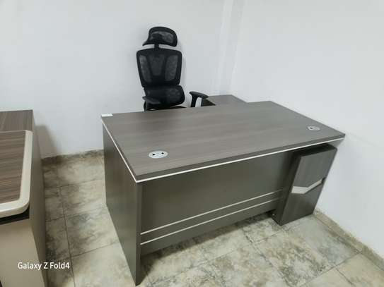 Table Bureau image 3