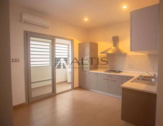 APPARTEMENT F4 MEUBLÉ À LOUER - RÉSIDENCE MANINO, MERMOZ image 10