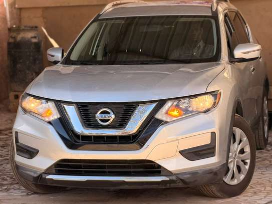 Nissan rogue image 3