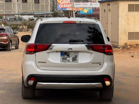 Mitsubishi Outlander 7 places spacieux image 14