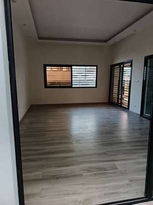 Villa F6 à louer aux Almadies image 4