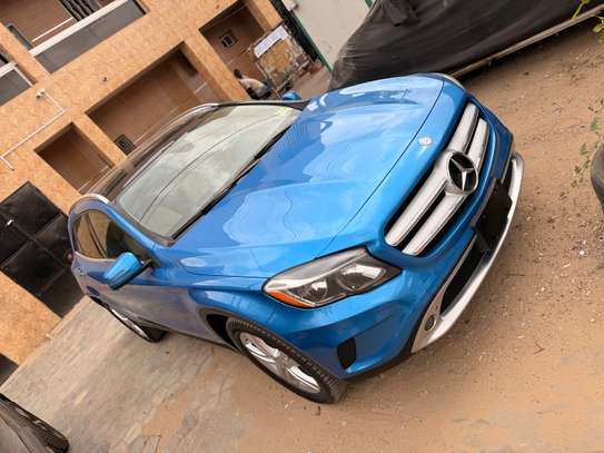 2016 Mercedes GLA 250 image 2