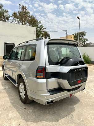 Mitsubishi Pajero 2018 image 10