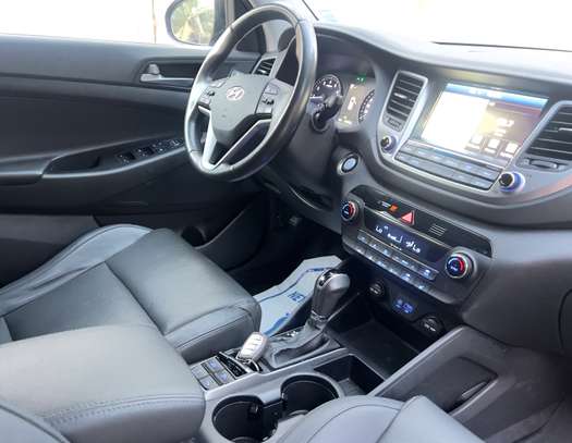 Hyundai Tucson image 3