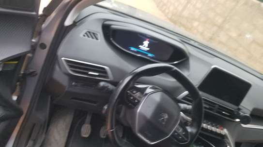 Peugeot 3008 image 8
