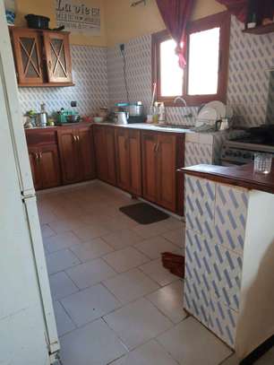 Villa neuve meublée de 500m2 à vendre à Mboro image 8