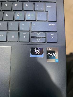 Hp Dragonfly i7 image 3