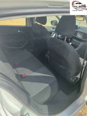 Peugeot 308 image 3