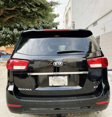 KIA SEDONE 2016 (voiture familiale) image 4