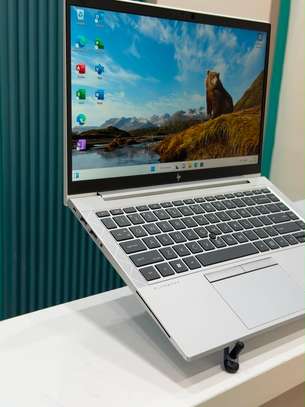 Hp Elitebook 840 G8 image 4