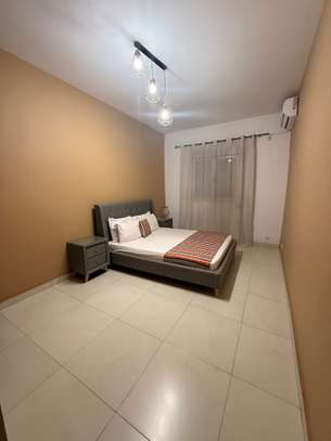 Appartement f3 meublé au point e image 8