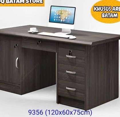 Bureaux Directeur  avec armoire de rangement 2 battant image 4