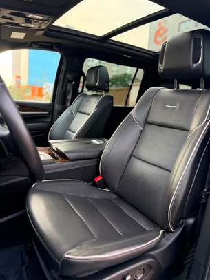 Cadillac Escalade image 10