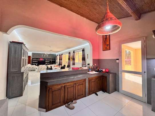 Villa avec piscine a vendre a Ngaparou image 4