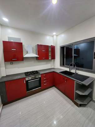 Appartement  standing f3 dont 3 pièces à keur Gorgui image 2