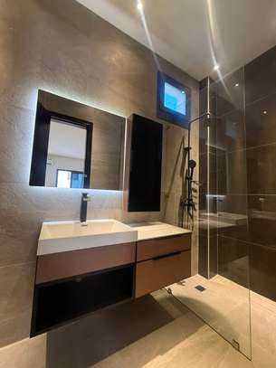 Appartement  F4 de 180m2 aux Almadies image 9