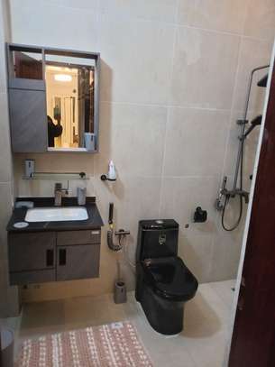 Appartement moderne marbre lumineux avec LED design image 4