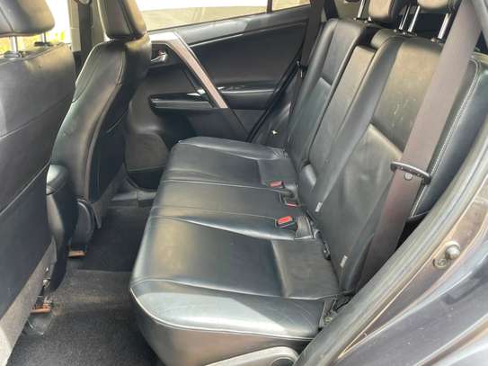 Toyota rav4 image 6