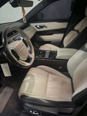 Range Rover Velar P380 R dynamic image 3