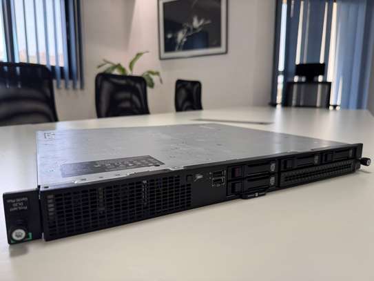 Serveur HP ProLiant DL20 Gen10 -Très bon état image 3