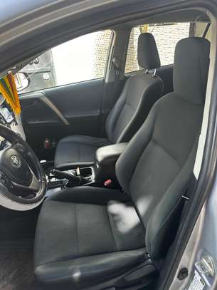Toyota RAV4 2016 image 9