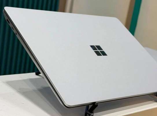 HP EliteBook x360 1040 G8 image 2