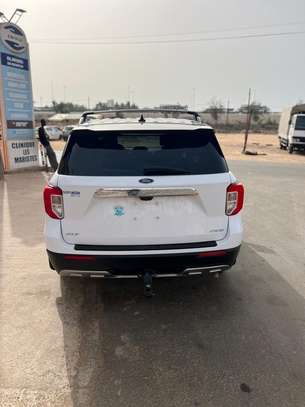 Ford explorer xlt image 6