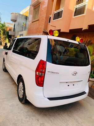 Hyundai grand starex 2017 12 place image 6