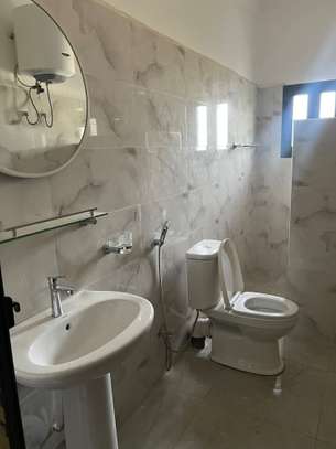 Immeuble neuf avec appartements luxueux a Thiès image 3