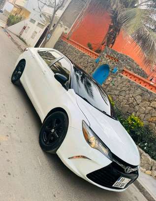 Toyota camry image 2