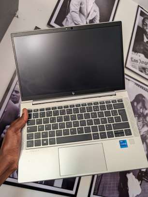 HP elitebook 830 g8 / i5 11th /256gb /16gb ram image 2