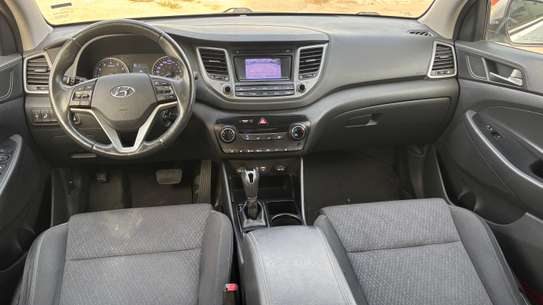 HYUNDAI TUCSON 2018 image 9