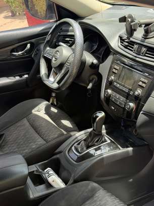 Nissan rouge image 4