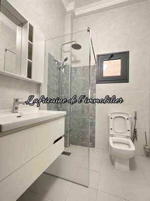 Appartement F4 à louer – Mamelles, corniche image 8