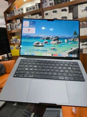 MacBook pro 2 image 4