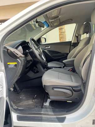 Hyundai santa fe image 3