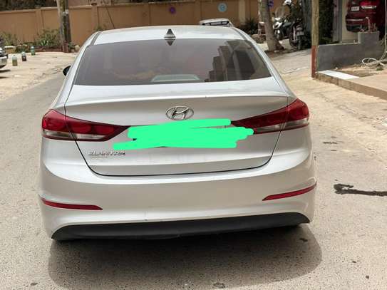 Hyndai elantra image 4