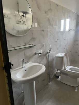 Immeuble neuf avec appartements luxueux a Thiès image 6