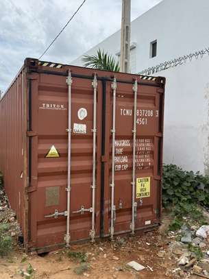 CONTENEUR EN BON ETAT A VENDRE A LA SOMONE image 2