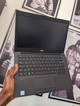 Dell latitude i5 7th /256gb /8gb Ram image 10