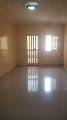 Appartement propre et lumineux à Yoff virage image 3