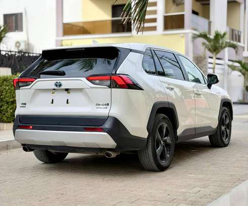 TOYOTA RAV4  ANNÉE 2021 image 8