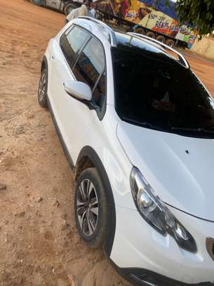 Peugeot 2008 image 3